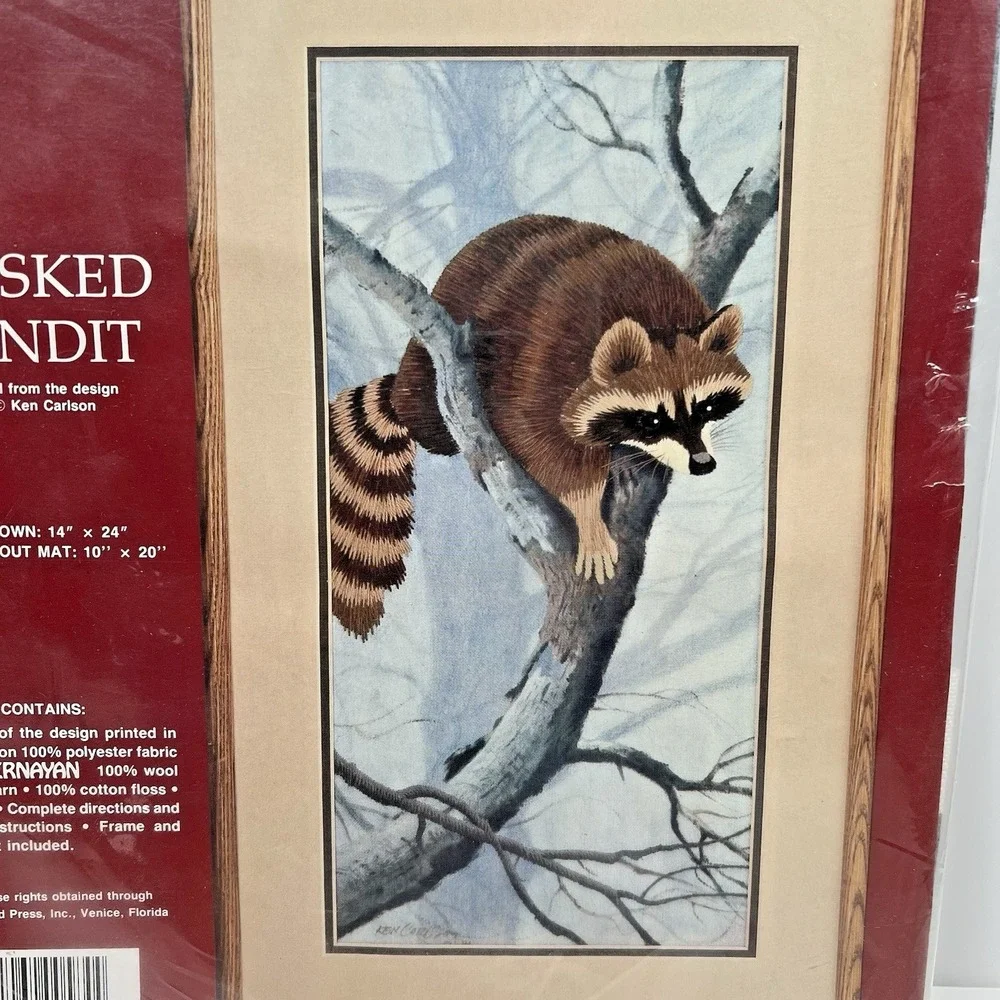 Raccoon Crewel Embroidery Kit Needle Treasures Masked Bandit 10